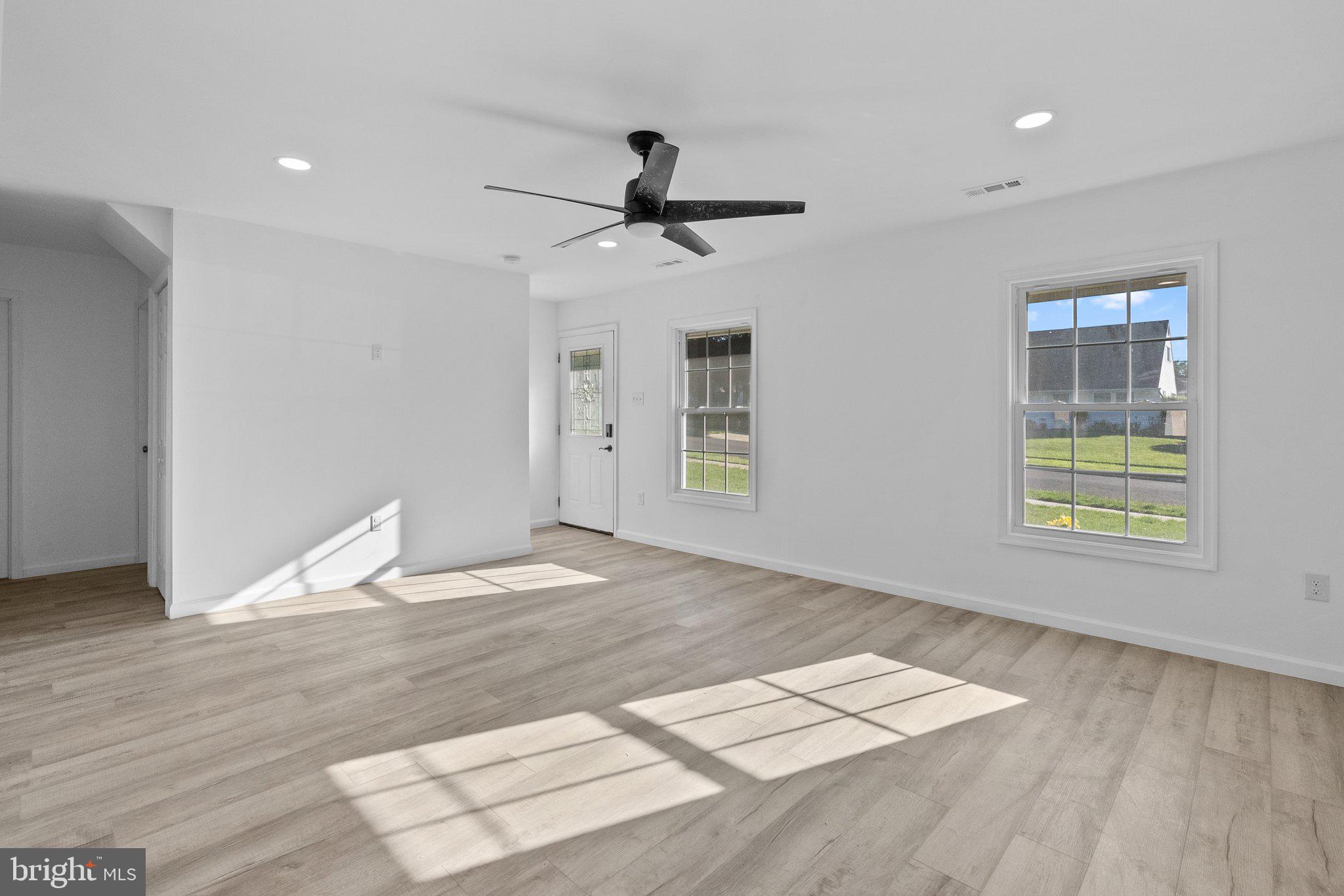 11 Honey Locust Road Levittown, PA 19056 - Photo 9 of 49 Gallery Image 9