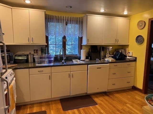 1 Earl Road Bedford, MA 01730 - Photo 9 of 12 Gallery Image 9