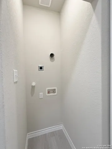 $1,100 | 3274 Interstate 35, Unit 2, Natalia, TX 78059