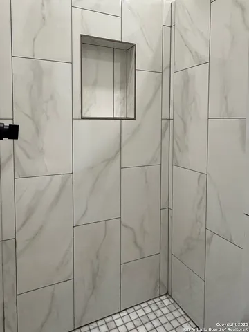 $1,100 | 3274 Interstate 35, Unit 2, Natalia, TX 78059