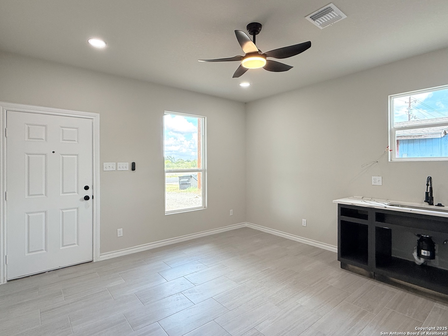 3274 Interstate 35, Unit 2 Natalia, TX 78059 - Photo 6 of 17