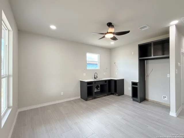 $1,100 | 3274 Interstate 35, Unit 2, Natalia, TX 78059