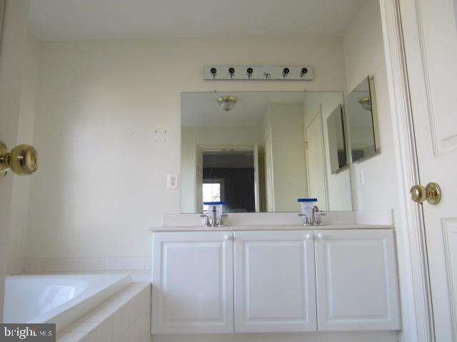 2518 Five Shillings Road Frederick, MD 21701 - Photo 24 of 28 Master Bathroom with Double Vanities