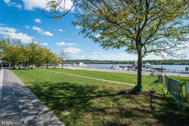 $2,475 | 1025 First Street Southeast, Unit 801, Washington, DC 20003