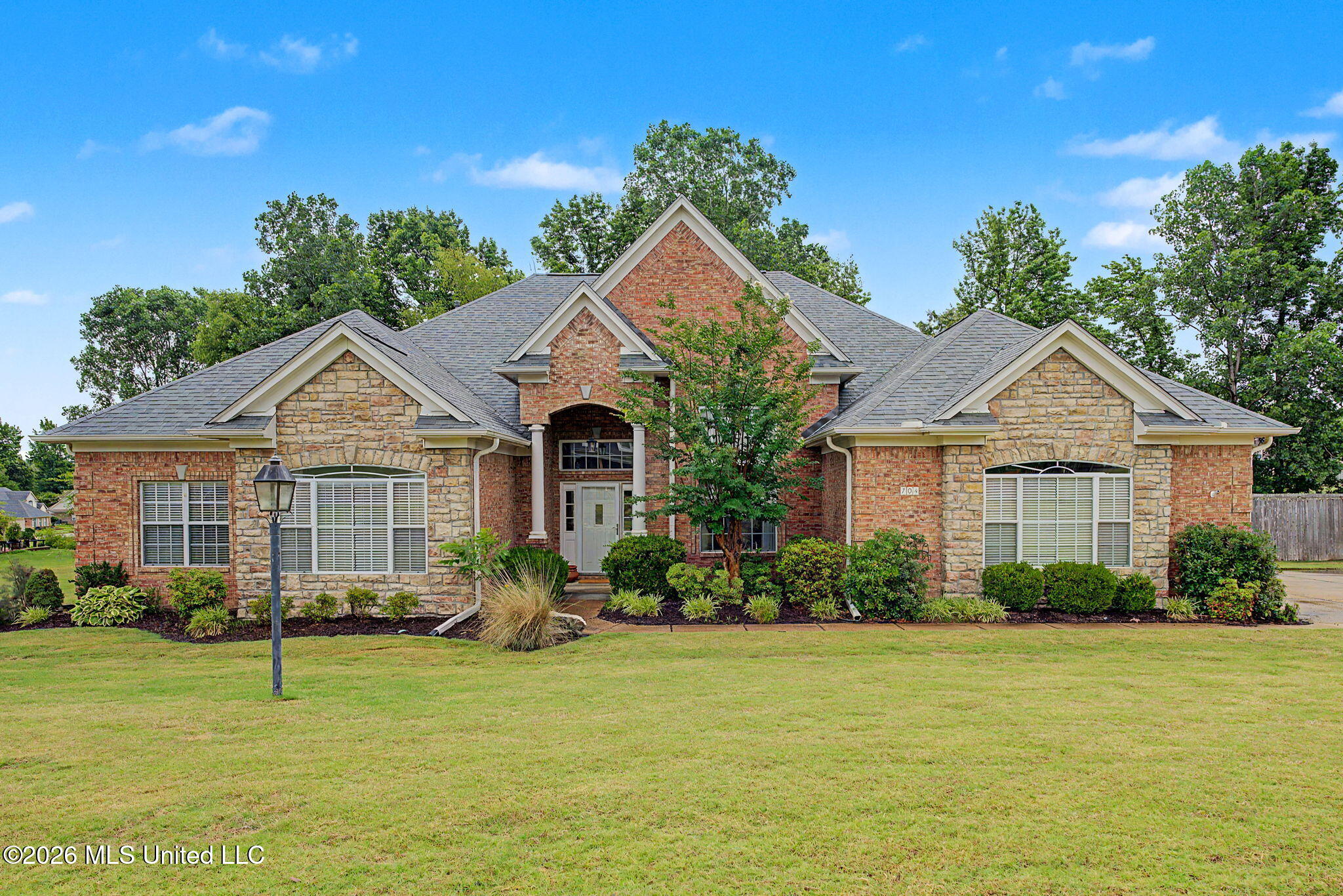704 Shadow View Drive Hernando, MS 38632 - Photo 2 of 49 Front View!