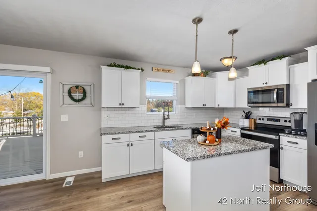 $469,900 | 769 Sun Stone Drive Southwest, Byron Center, MI 49315