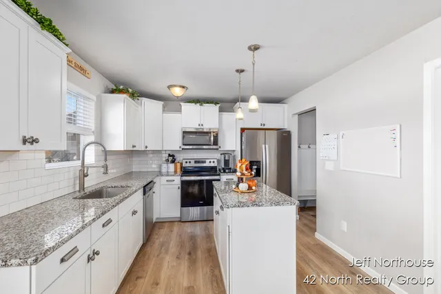 $469,900 | 769 Sun Stone Drive Southwest, Byron Center, MI 49315