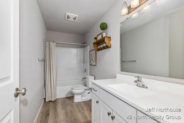 $469,900 | 769 Sun Stone Drive Southwest, Byron Center, MI 49315