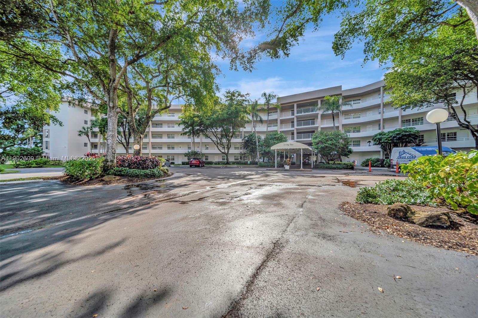 3980 Oaks Clubhouse Drive, Unit 409 Pompano Beach, FL 33069 - Photo 48 of 70