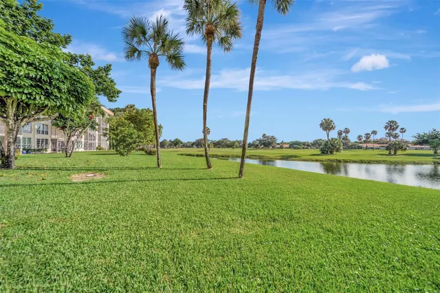 $299,000 | 3980 Oaks Clubhouse Drive, Unit 409, Pompano Beach, FL 33069