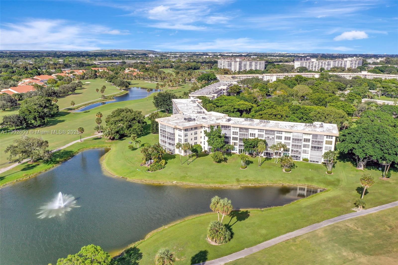 3980 Oaks Clubhouse Drive, Unit 409 Pompano Beach, FL 33069 - Photo 61 of 70