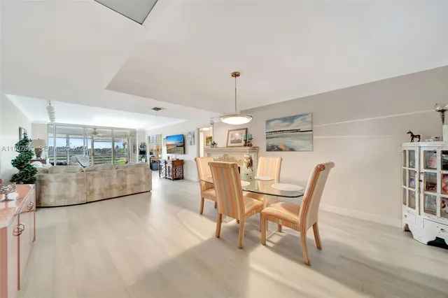 $299,000 | 3980 Oaks Clubhouse Drive, Unit 409, Pompano Beach, FL 33069