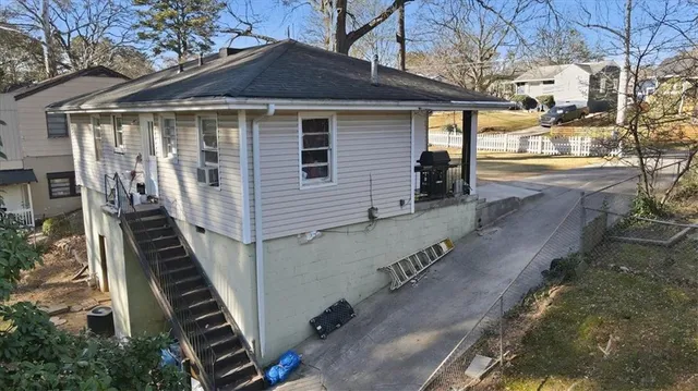 a view of a house with street