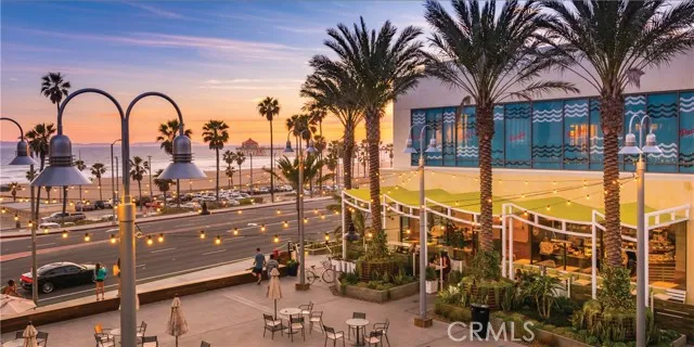 209 13th Street, Unit D Huntington Beach, CA 92648 - Photo 33 of 34 a view of a house with a porch