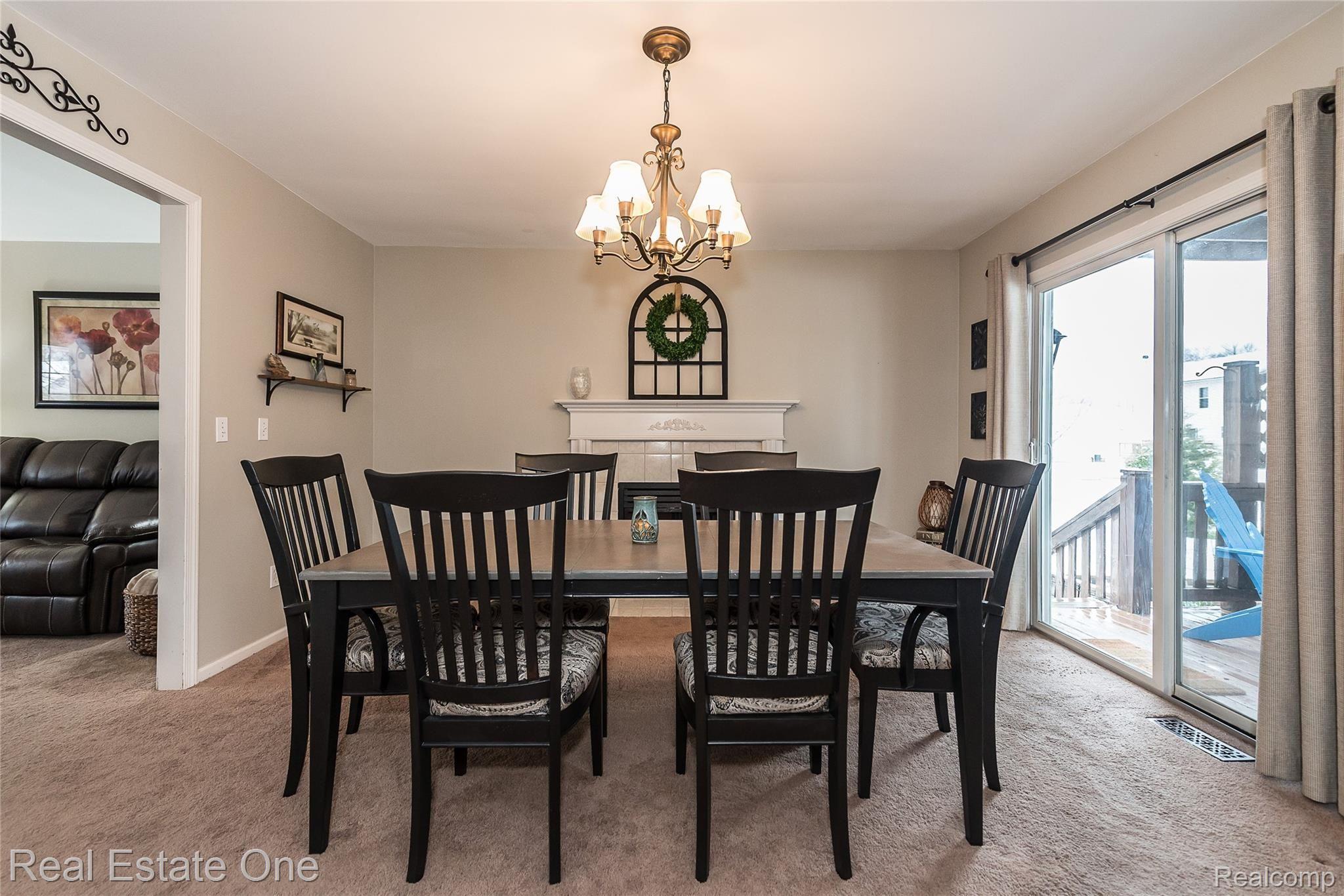 2358 Summit Cedar Howell, MI 48855 - Photo 18 of 55 DSC_4573.jpg