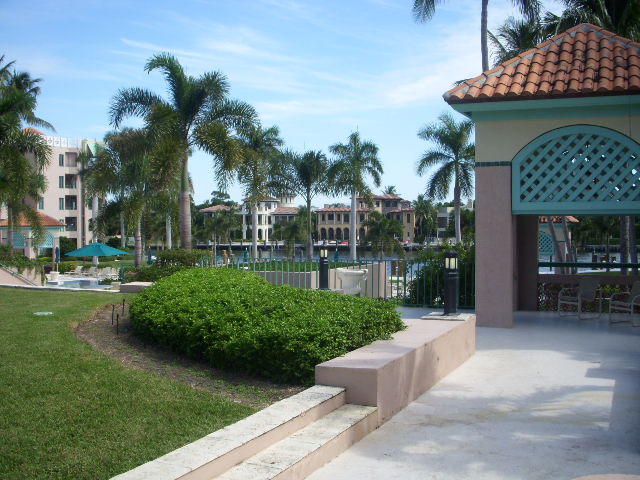 140 Southeast 5th Avenue, Unit 245 Boca Raton, FL 33432 - Photo 18 of 23 Path to pool and intracoast.