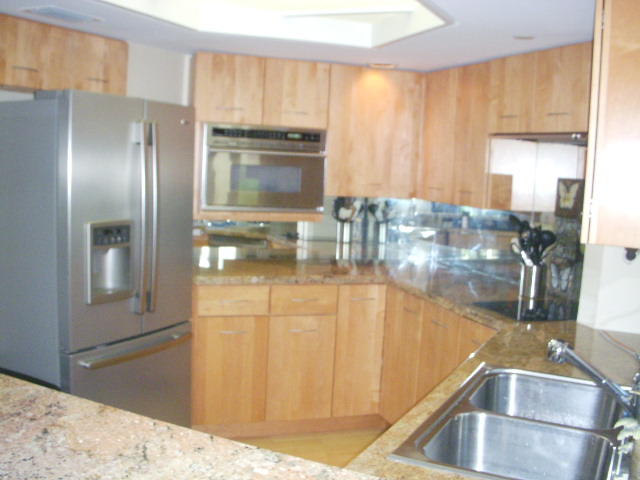 140 Southeast 5th Avenue, Unit 245 Boca Raton, FL 33432 - Photo 8 of 23 Kitchen