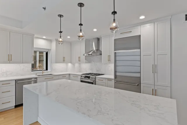 $1,699,000 | 580 Washington Street, Unit 5C, Boston, MA 02111