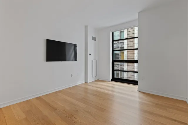 $1,699,000 | 580 Washington Street, Unit 5C, Boston, MA 02111