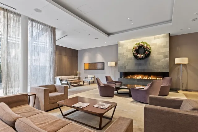 $1,699,000 | 580 Washington Street, Unit 5C, Boston, MA 02111