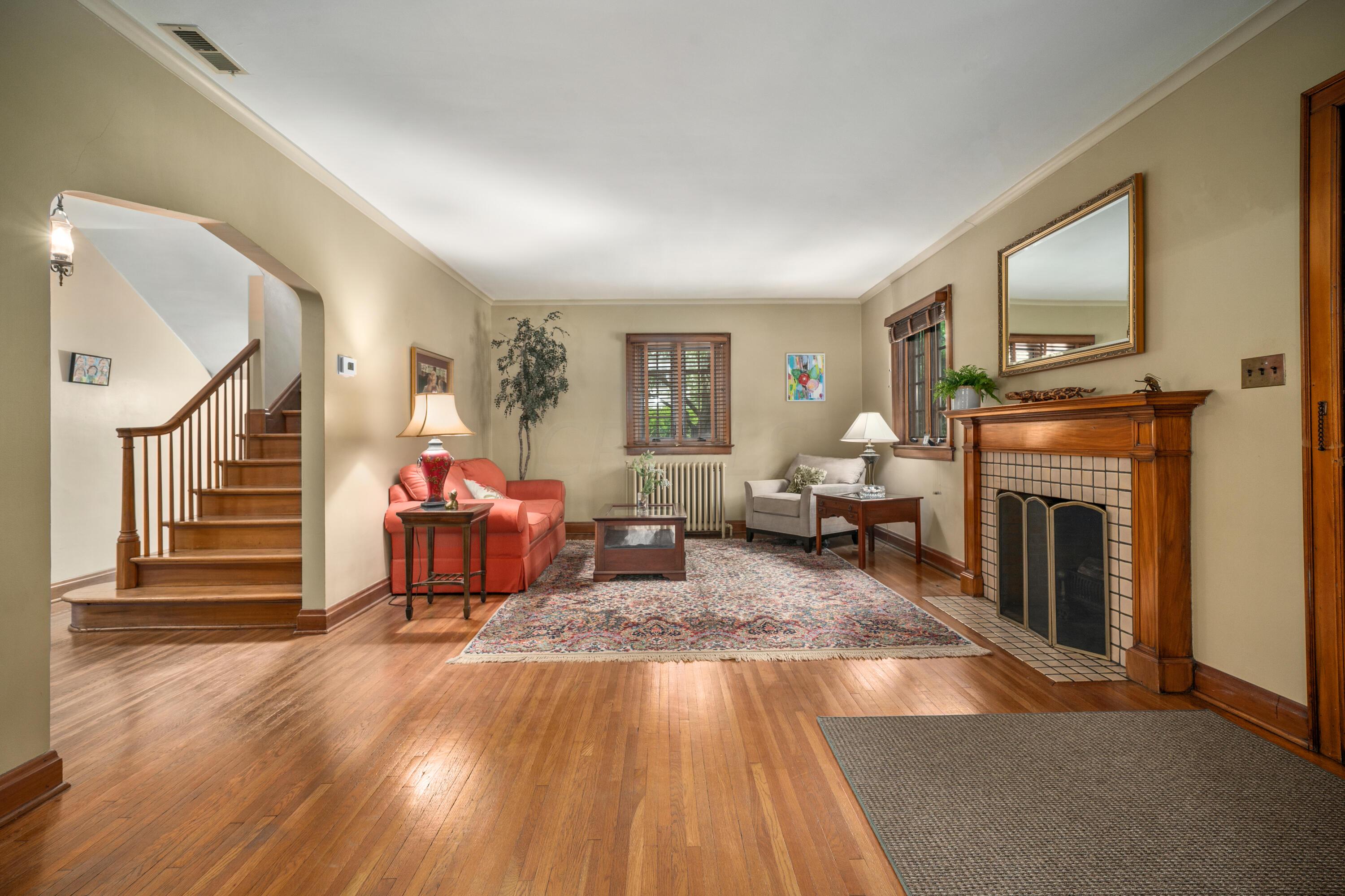 89 North Cassingham Road Bexley, OH 43209 - Photo 4 of 68 DSC01357