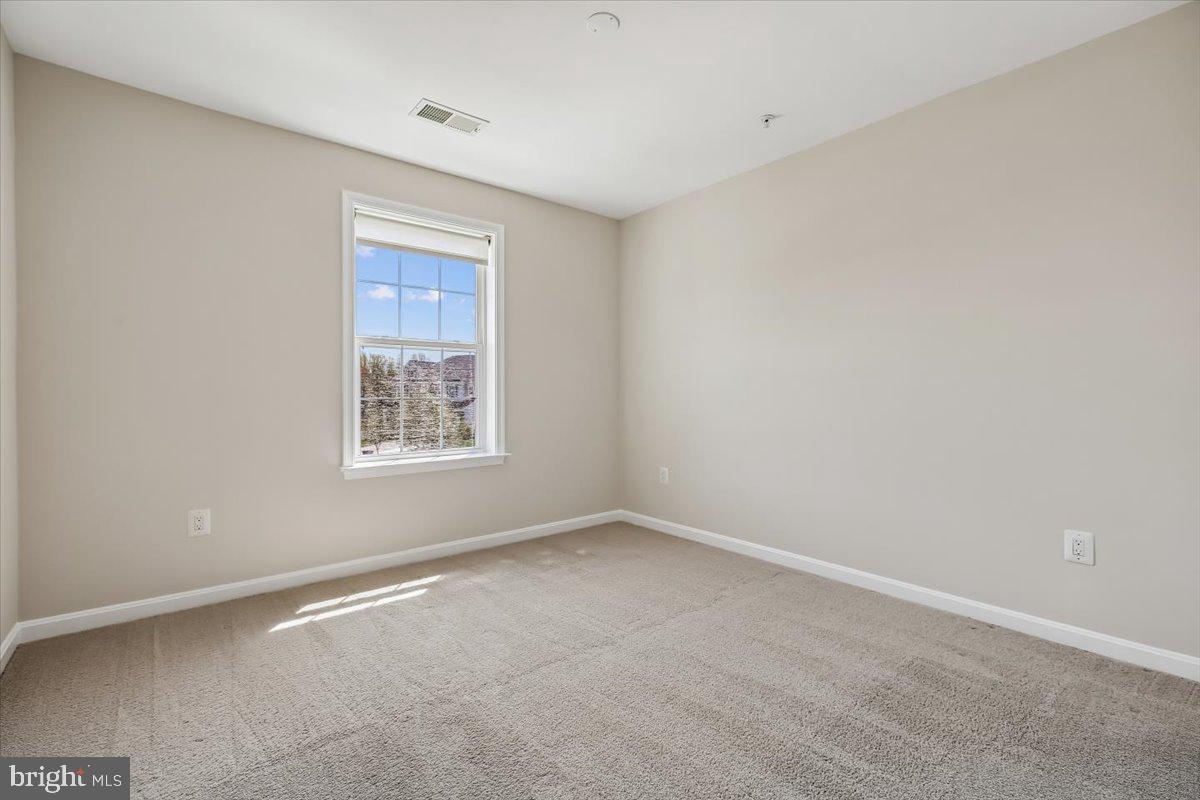 427 Cloverly Forest Drive Silver Spring, MD 20905 - Photo 23 of 36