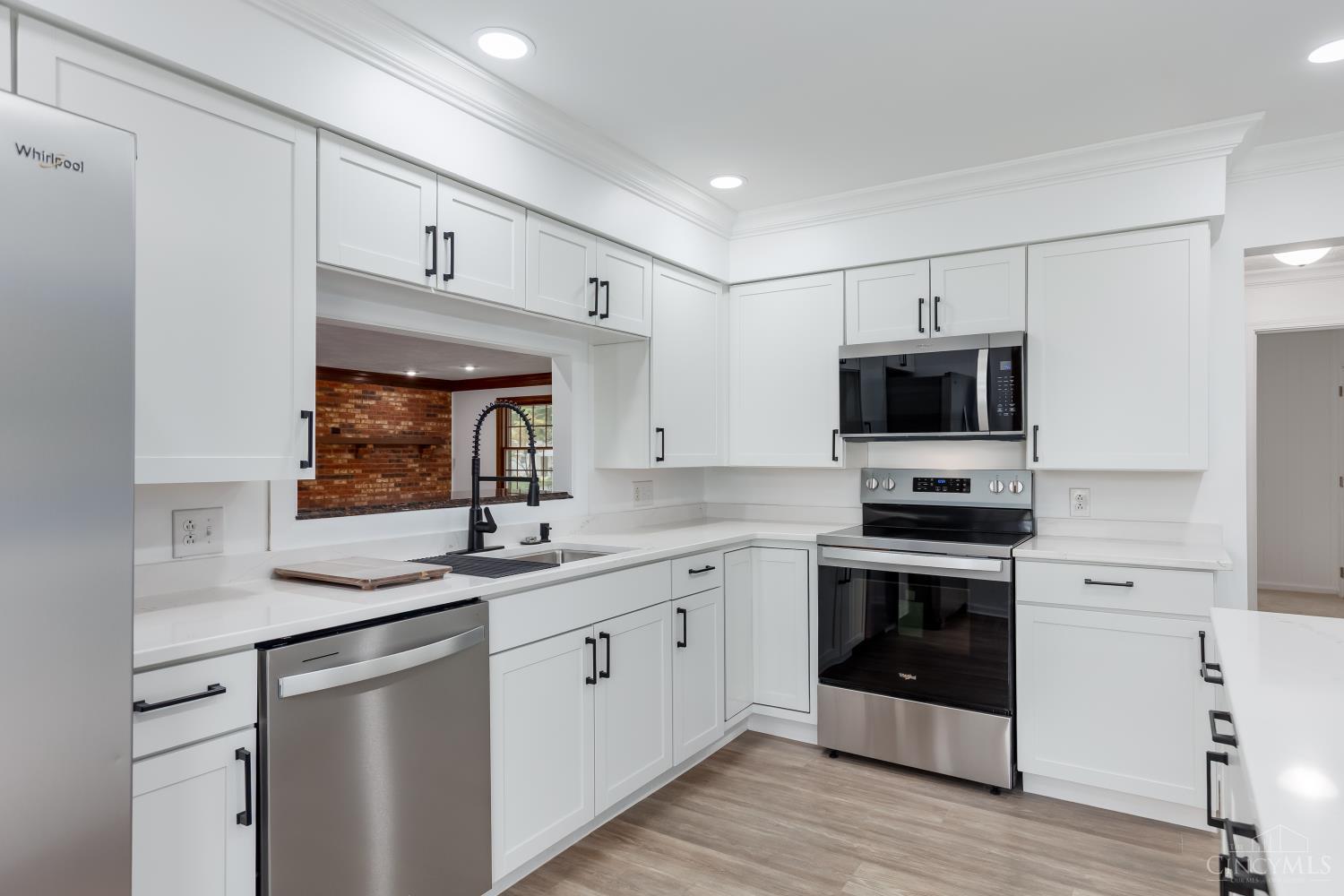 558 Lang Road Cincinnati, OH 45244 - Photo 10 of 49 Gallery Image 10
