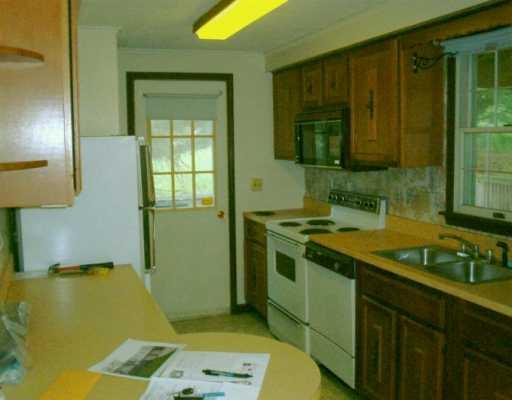 101 Ridgeview Avenue Canonsburg, PA 15317 - Photo 4 of 7 Kitchen.