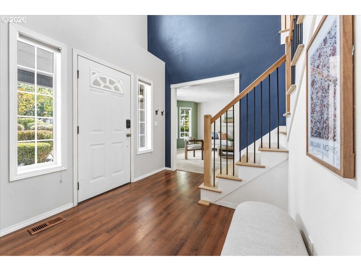 530 Southwest 167th Avenue Beaverton, OR 97006 - Photo 5 of 48 Entrance/Foyer