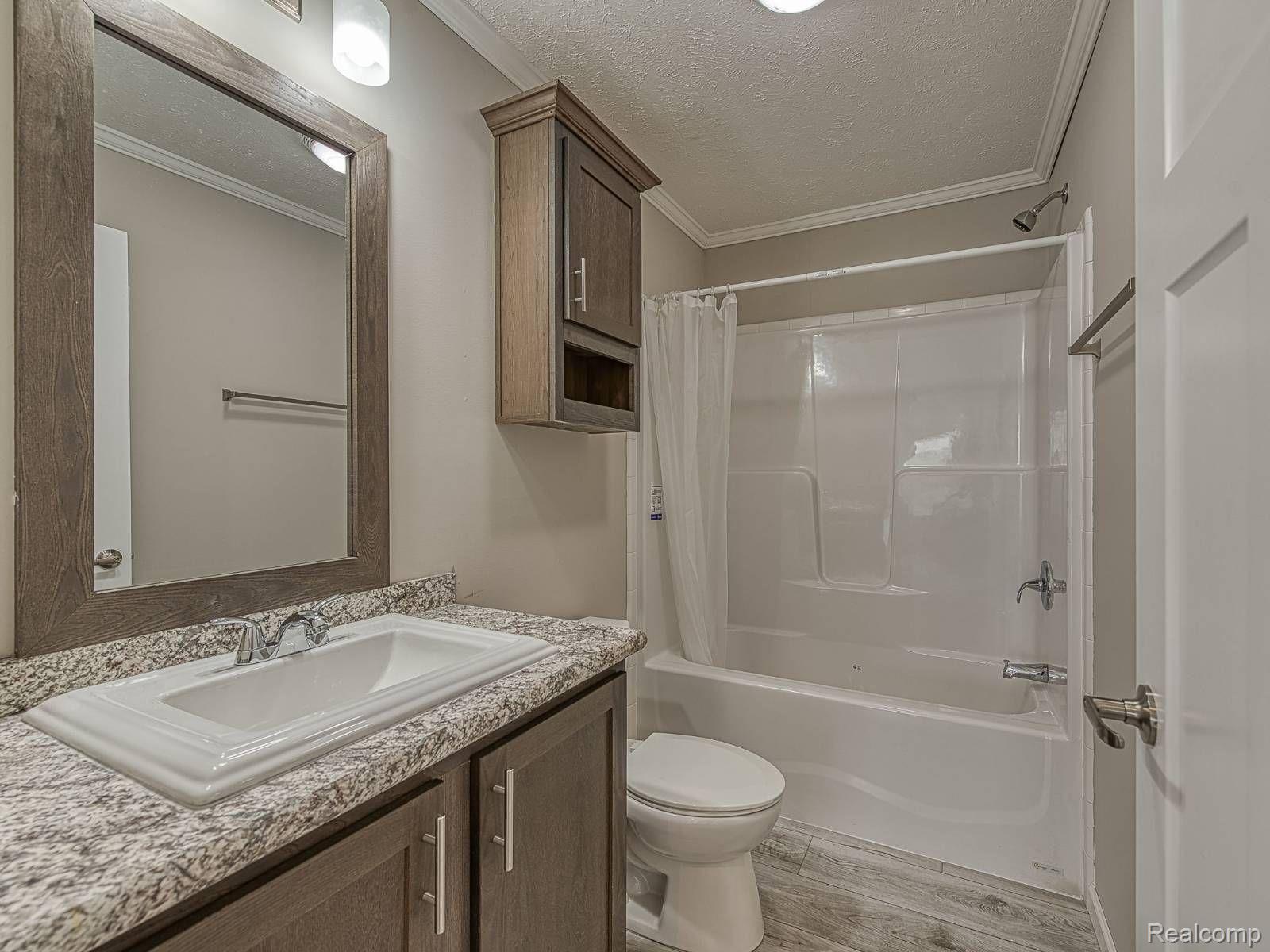 33151 Fort Road Rockwood, MI 48173 - Photo 18 of 24 Gallery Image 18