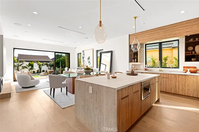 $15,500 | 11954 Collins Street, Valley Village, CA 91607