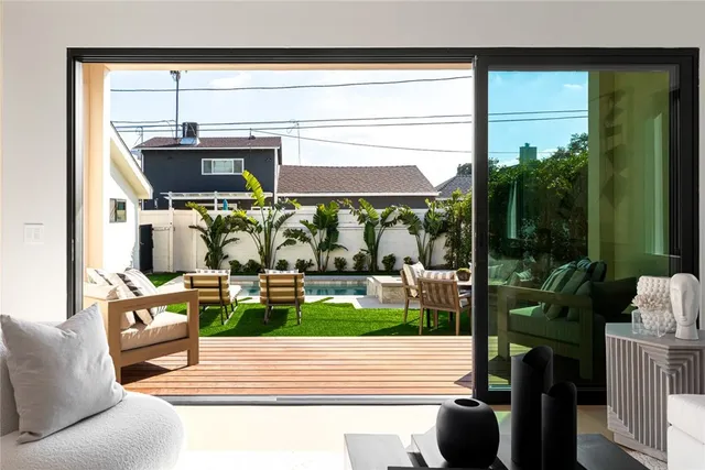 $15,500 | 11954 Collins Street, Valley Village, CA 91607