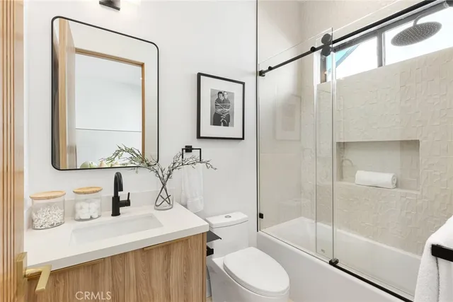 $15,500 | 11954 Collins Street, Valley Village, CA 91607