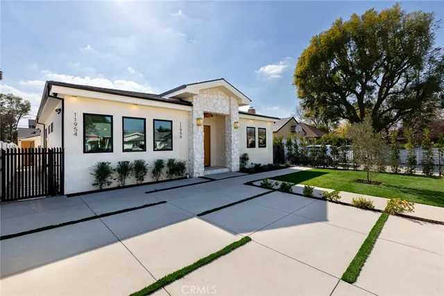 $15,500 | 11954 Collins Street, Valley Village, CA 91607