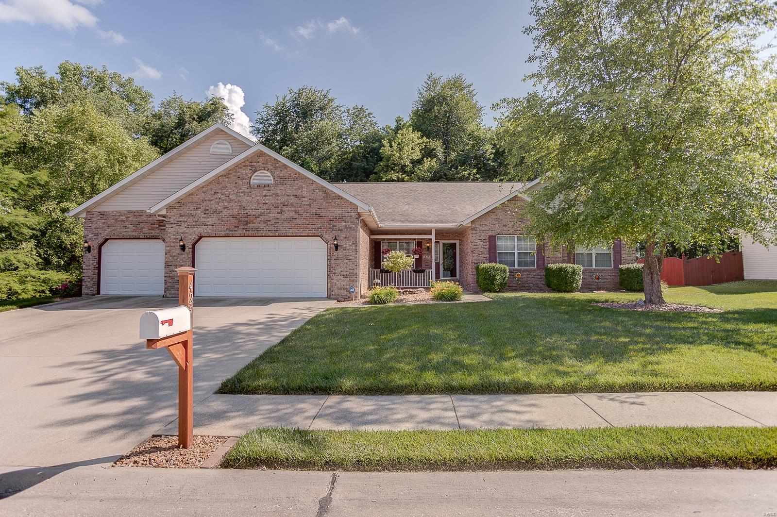 425 Fairwood Hills Road O'Fallon, IL 62269 - Photo 1 of 58 Gallery Image 1