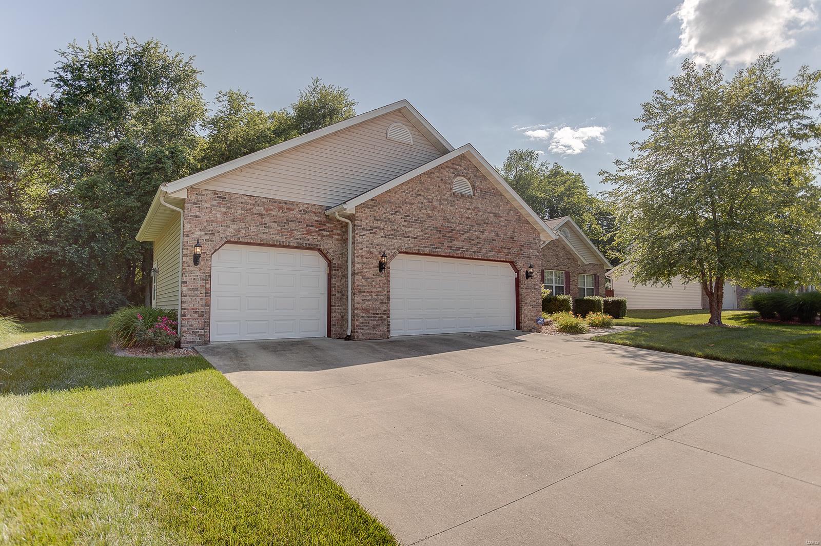 425 Fairwood Hills Road O'Fallon, IL 62269 - Photo 3 of 58 Gallery Image 3