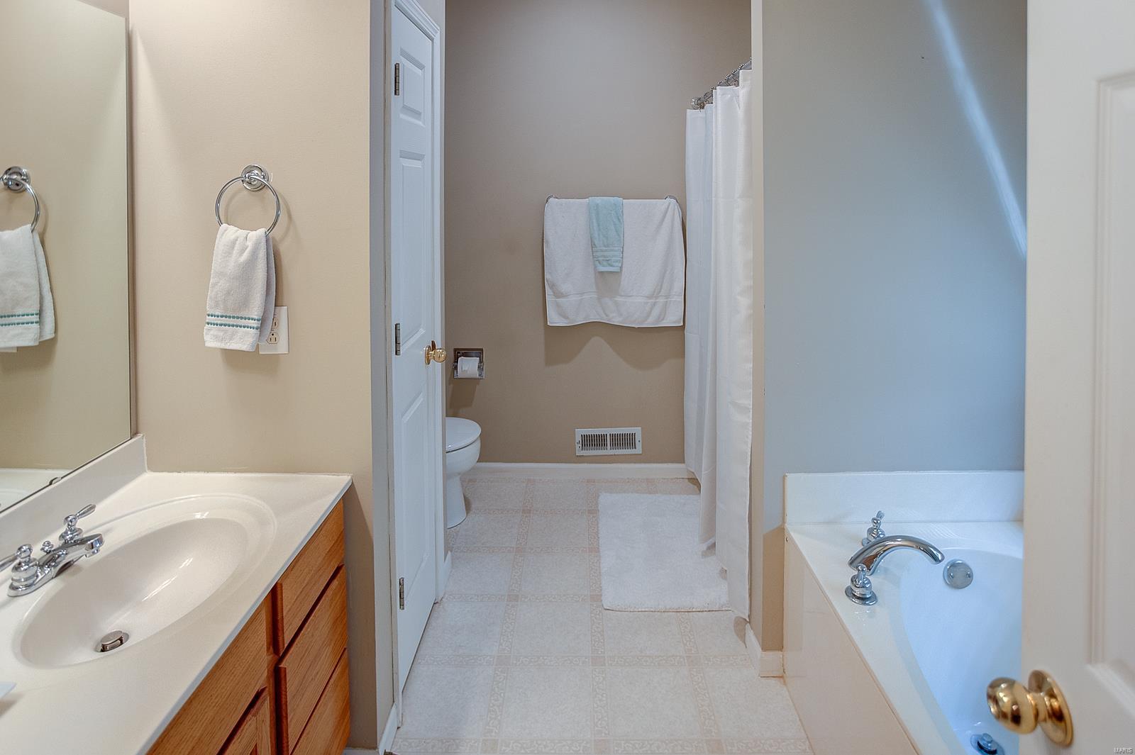 425 Fairwood Hills Road O'Fallon, IL 62269 - Photo 26 of 58 Gallery Image 26