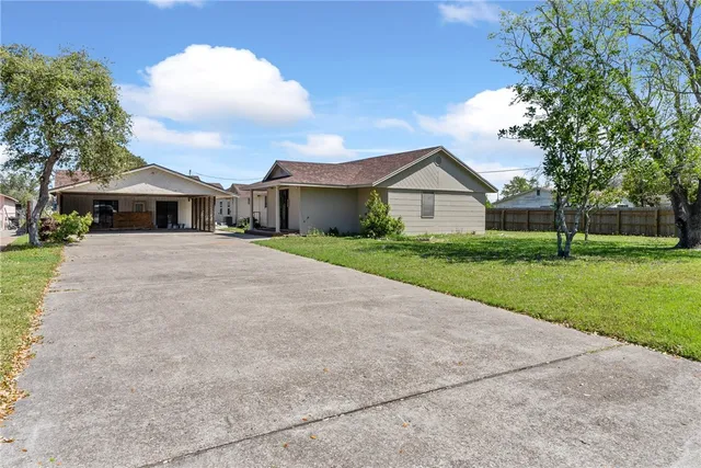 $1,700 | 530 Oakdale Drive, Corpus Christi, TX 78418