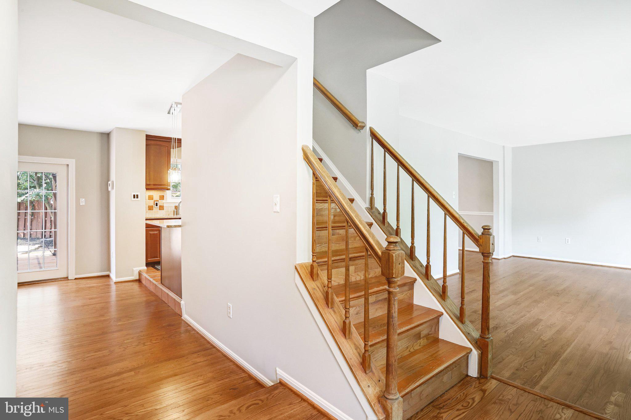 131 Seneca Ridge Drive Sterling, VA 20164 - Photo 3 of 44 Gallery Image 3