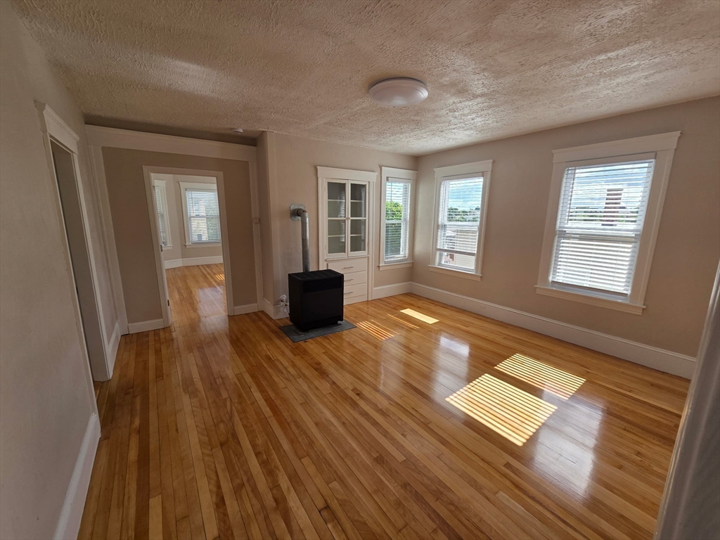 14 Caroline Street Worcester, MA 01604 - Photo 4 of 11