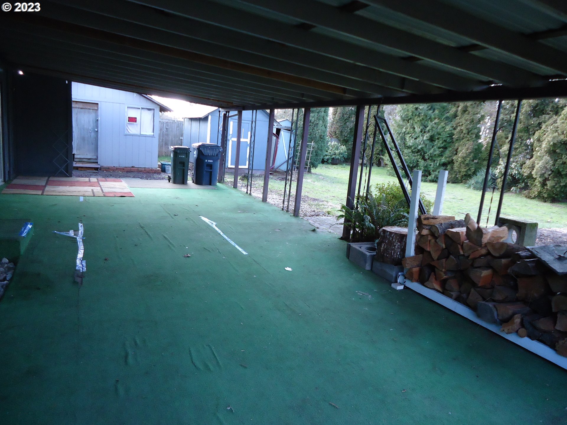 954 Quinalt Street Springfield, OR 97477 - Photo 15 of 18 a living room with yard and furniture