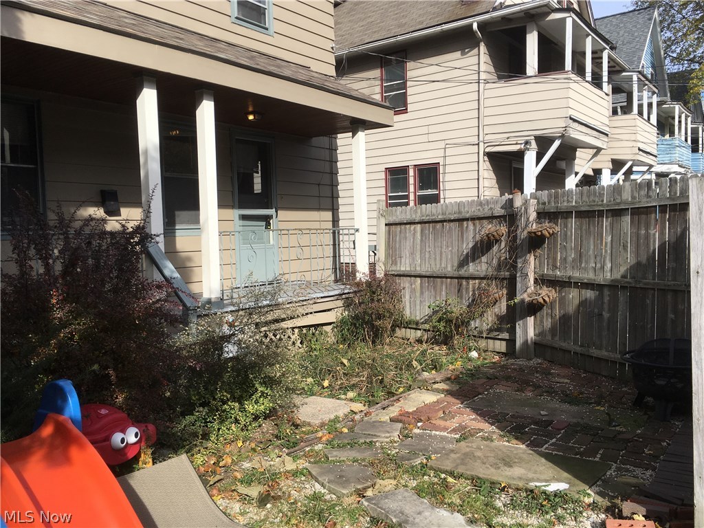 2622-24 Hampshire Road Cleveland, OH 44106 - Photo 3 of 5