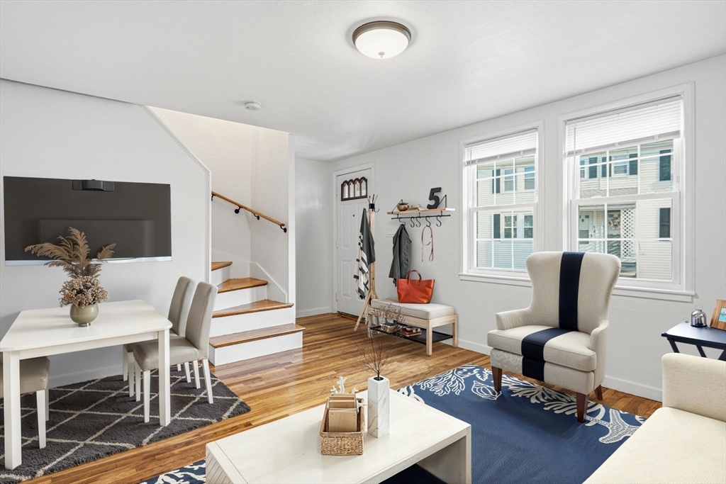 19 Keyes Street Quincy, MA 02169 - Photo 5 of 36