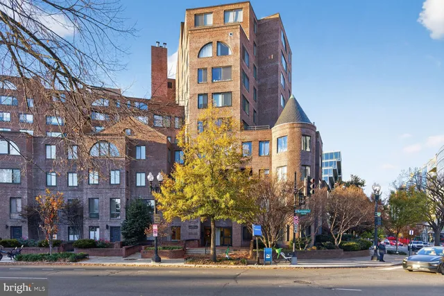 $649,900 | 3 Washington Circle Northwest, Unit 905, Washington, DC 20037