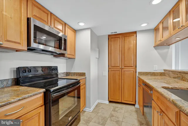 $649,900 | 3 Washington Circle Northwest, Unit 905, Washington, DC 20037