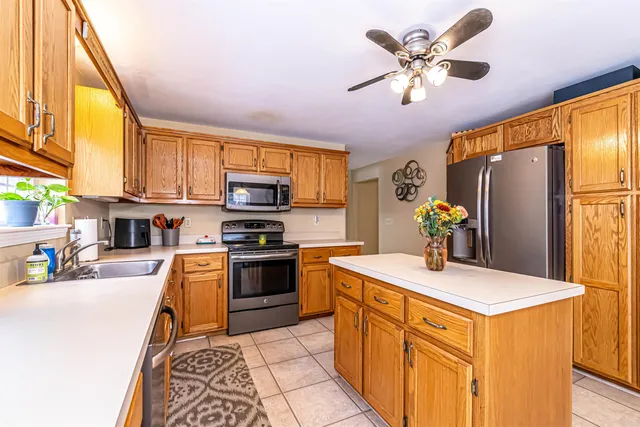 $539,000 | 30 Pondview Drive, Derry, NH 03038