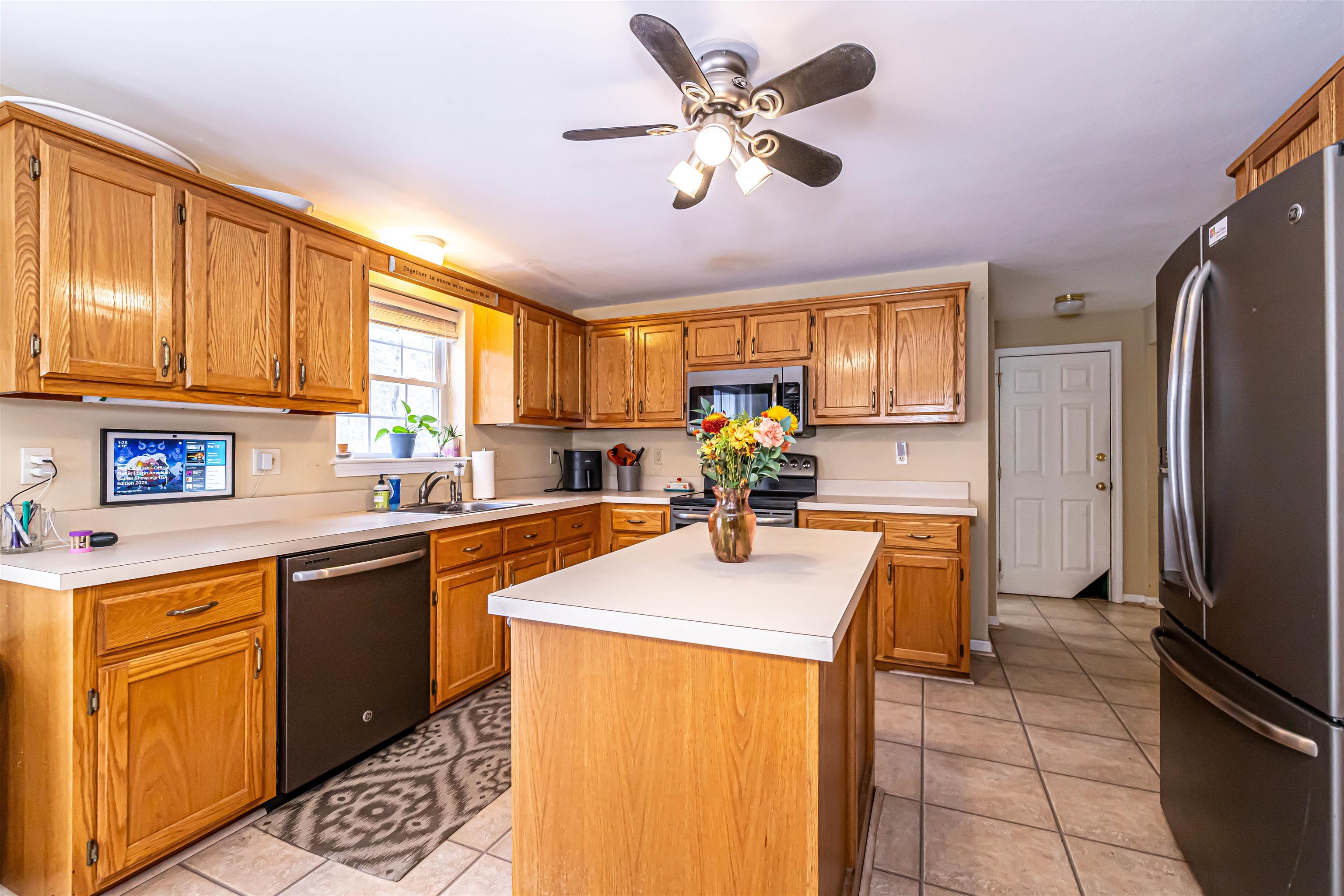 30 Pondview Drive Derry, NH 03038 - Photo 7 of 31