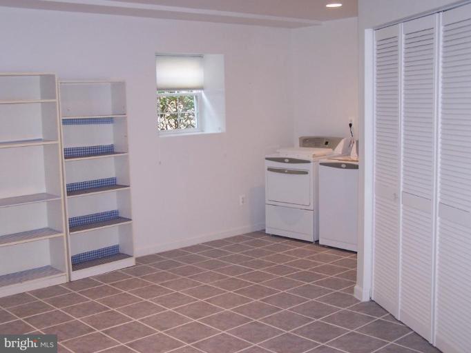 13616 Ryton Ridge Lane Gainesville, VA 20155 - Photo 30 of 30 Laundry Area 1