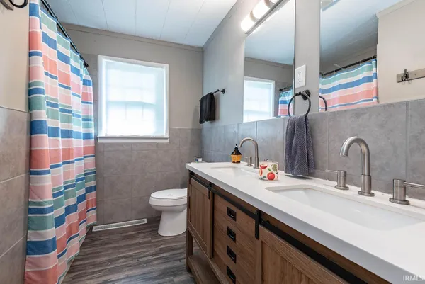 $247,500 | 2812 Eastern Avenue, Bedford, IN 47421