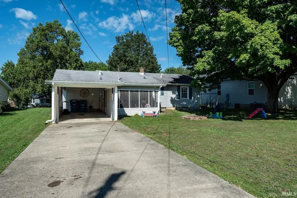 $247,500 | 2812 Eastern Avenue, Bedford, IN 47421